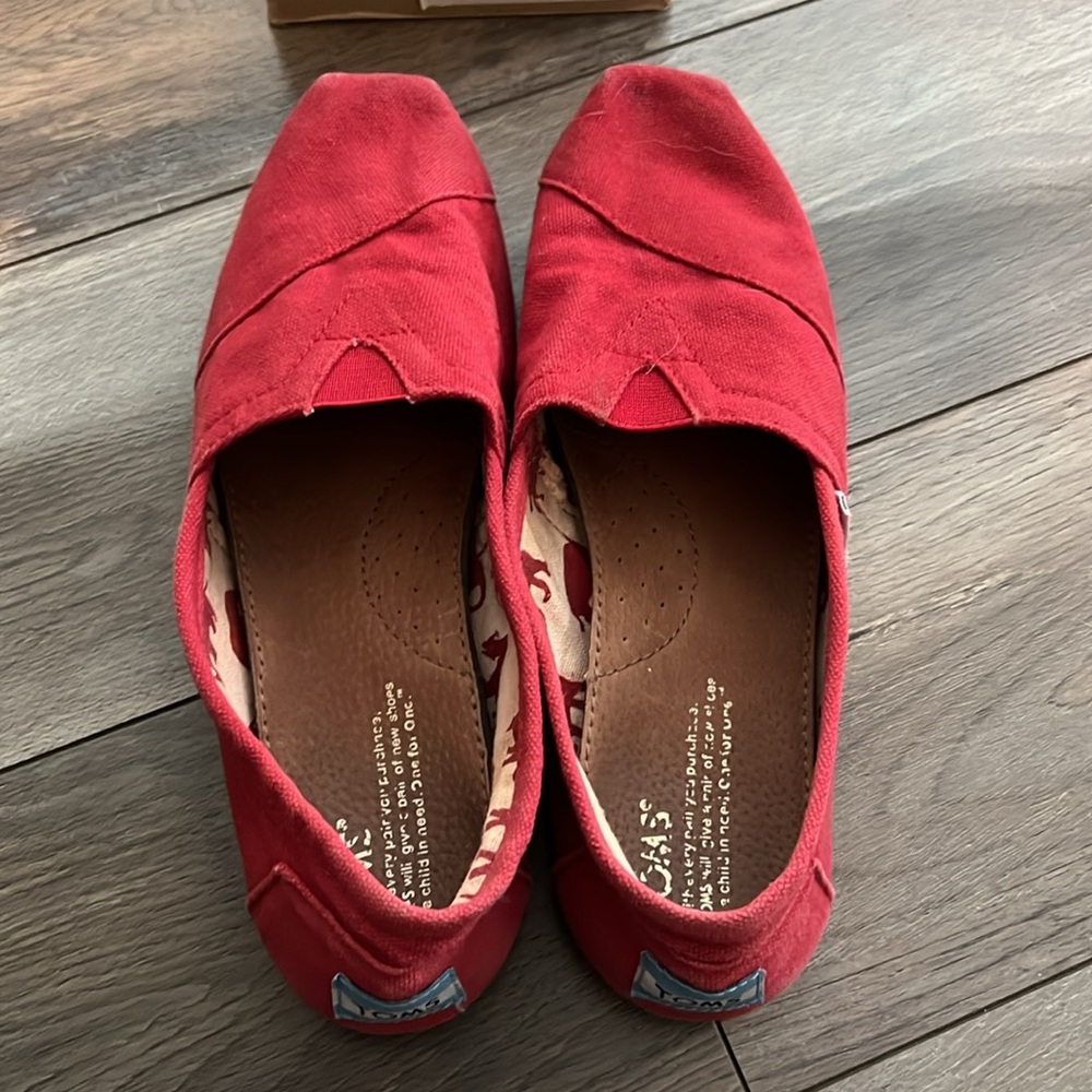 Shoes - Picture 2 of 3